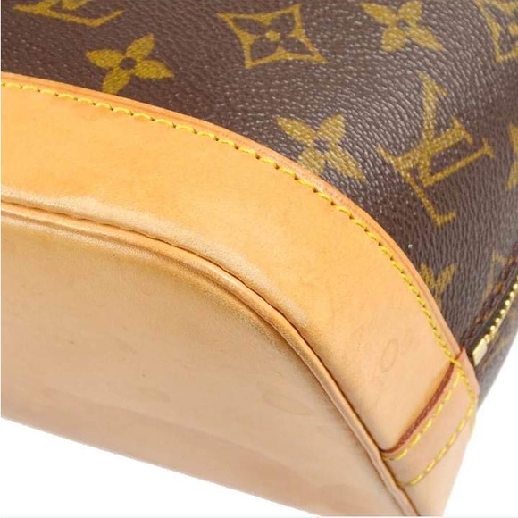 Beautiful Authentic Louis Vuitton Alma Monogram Handbag - Picture 6 of 9